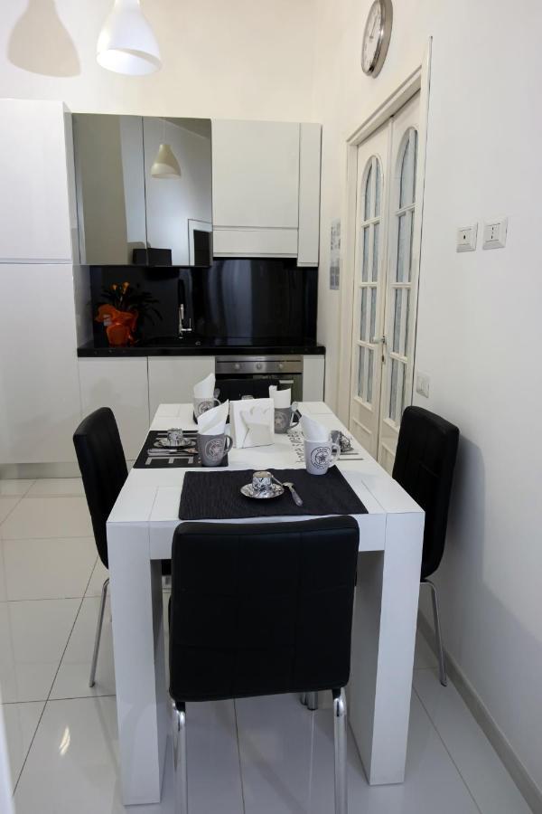Roma Castel Nepi Home Near Colosseo Bagian luar foto