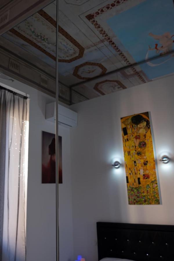 Roma Castel Nepi Home Near Colosseo Bagian luar foto