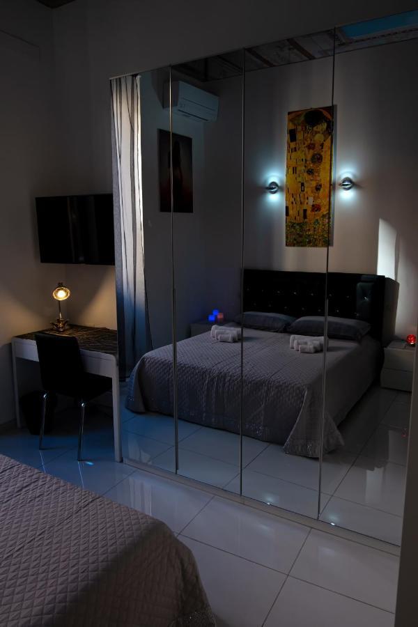 Roma Castel Nepi Home Near Colosseo Bagian luar foto